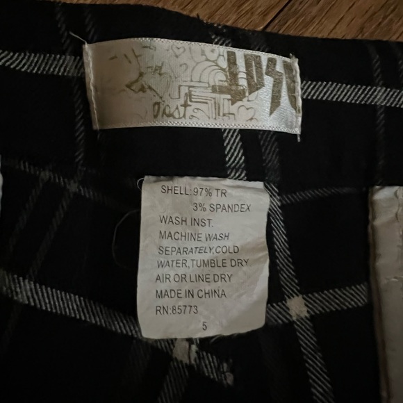 Plaid shorts - Picture 3 of 5